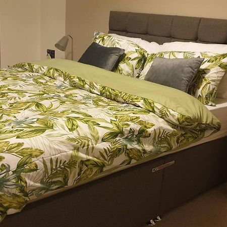Stunning 2-Bed Apartment in Manchester City Centre Exterior foto